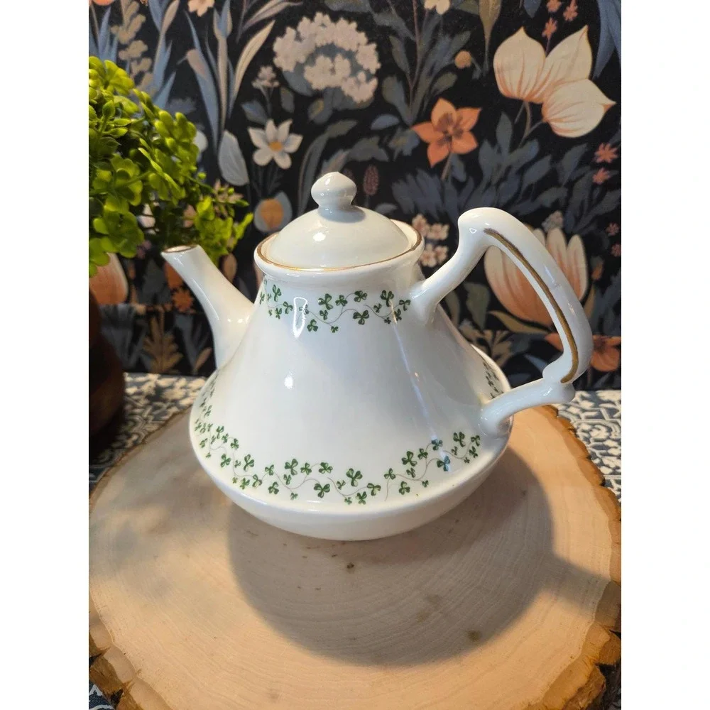 Vintage‎ Royal Tara Fine Bone China Teapot Green Clover Design Gold Trim Ireland